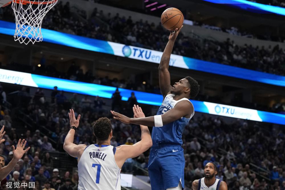 他在门线上 他在门线上